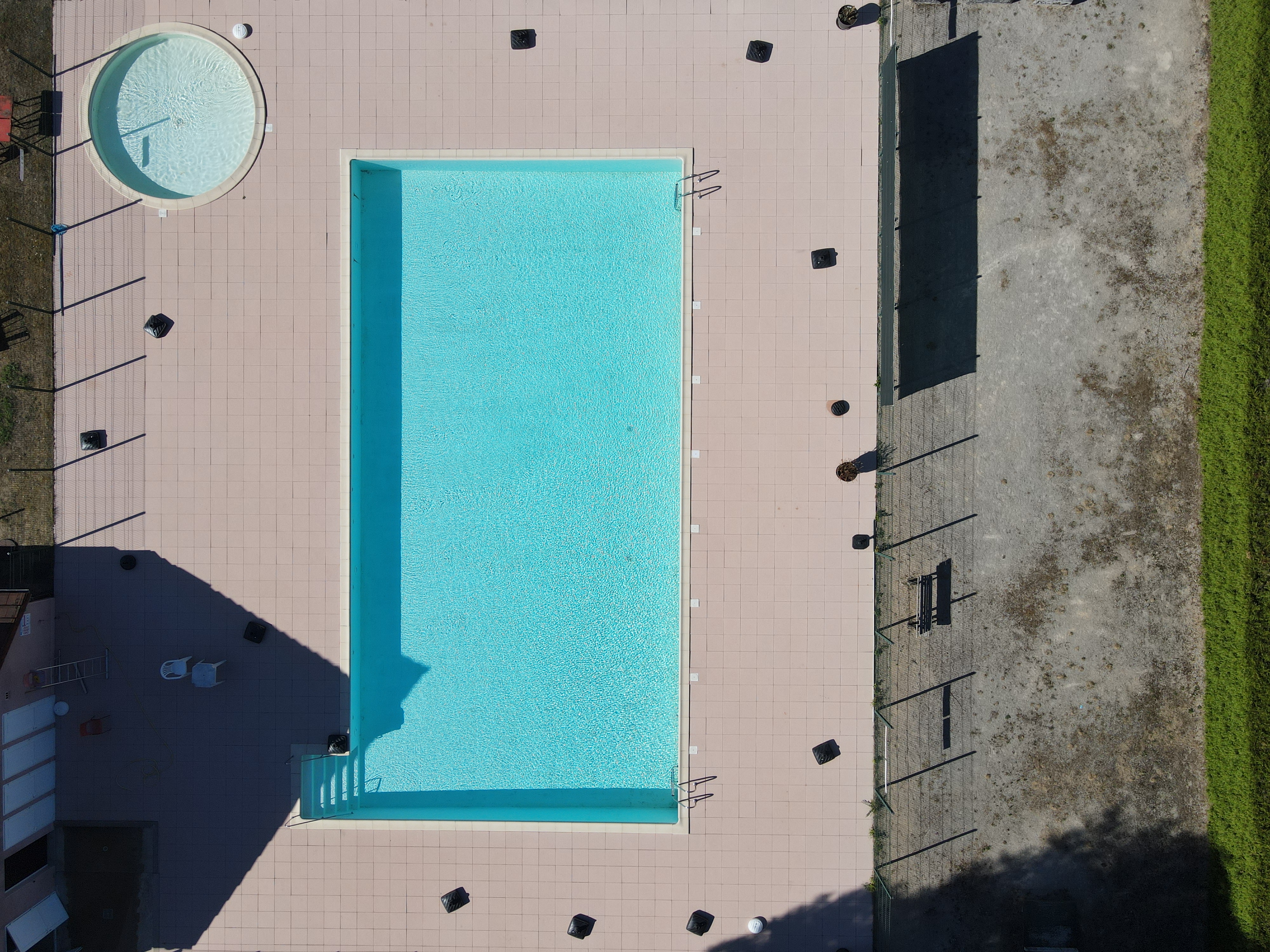 Recey-sur-Ource - piscine vue du ciel