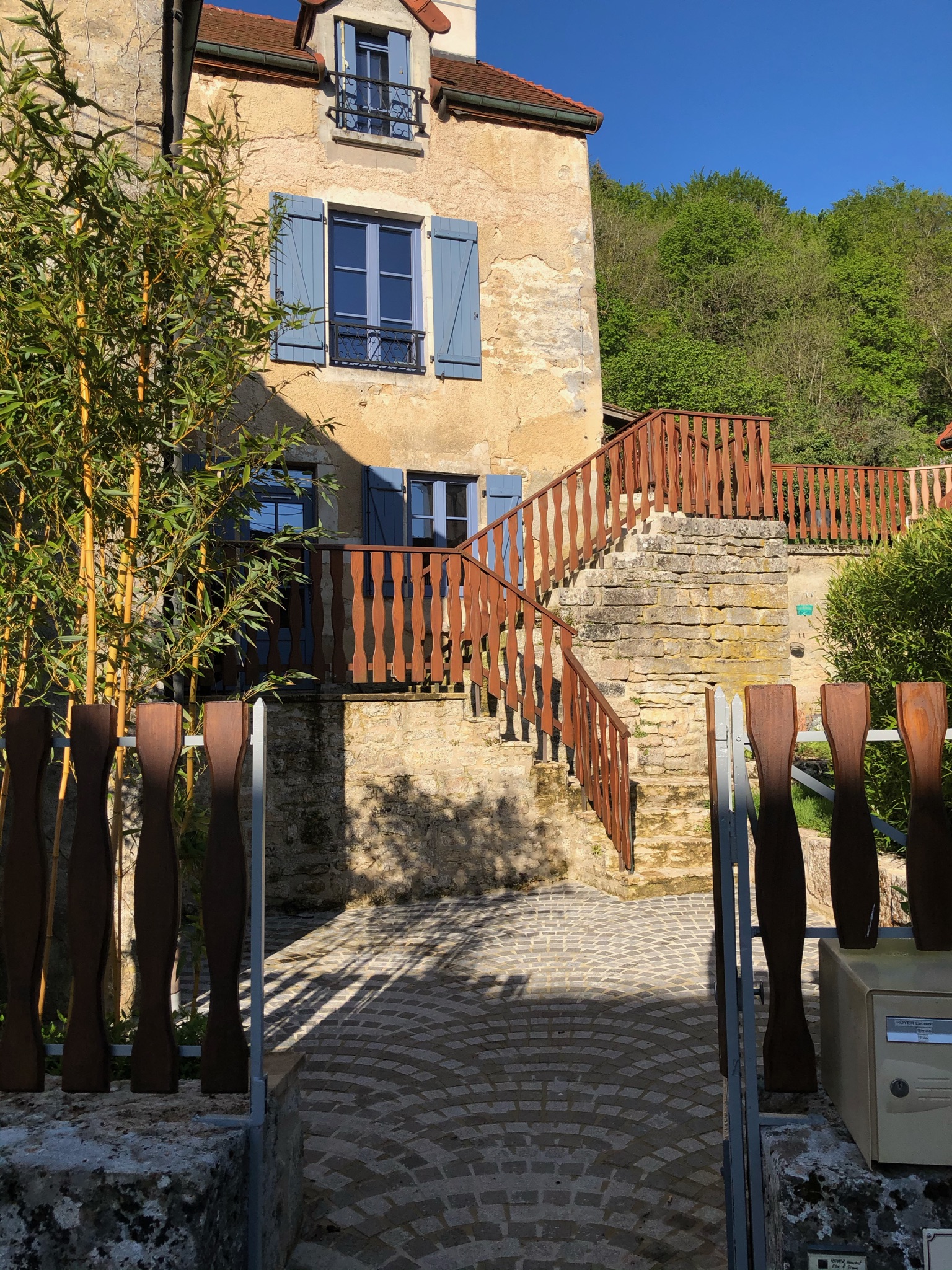 010cb8fc90e24fbd3e6ef5327e8c73ae8e92a3409b