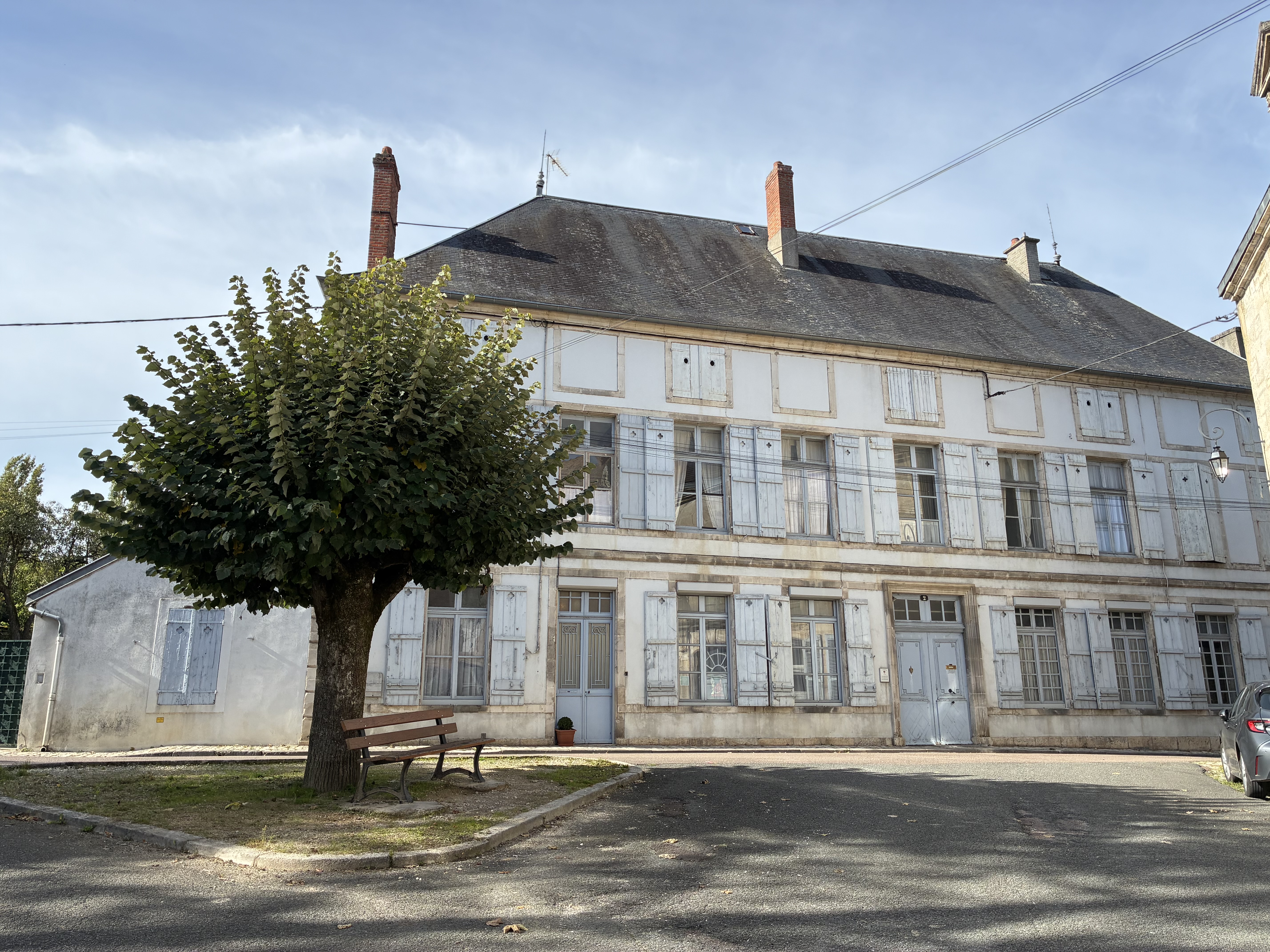 Exterieur côté la rue