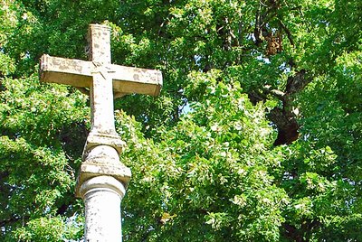 Croix de cimetiere à Aubigny