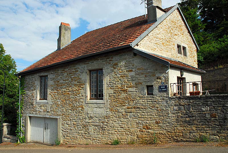 Ancienne maison vigneronne à Aubigny