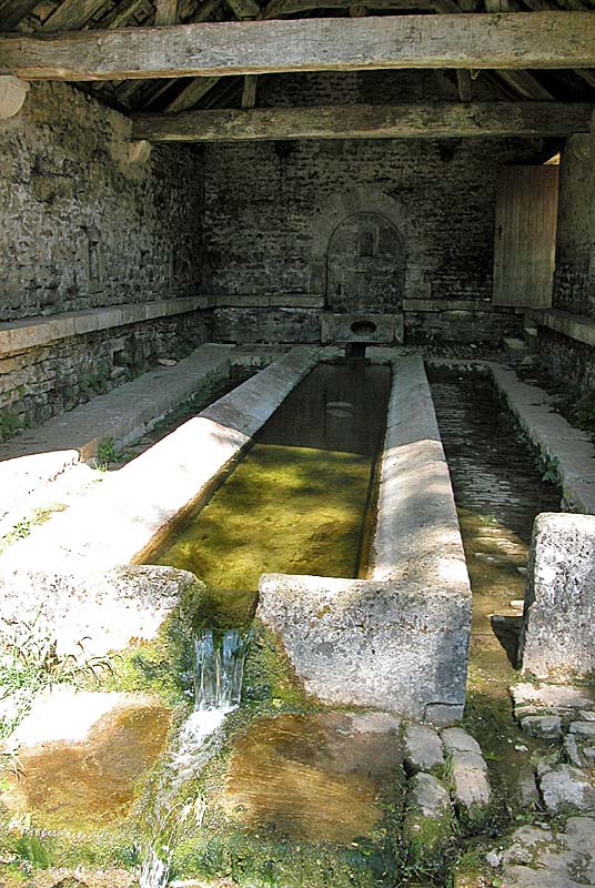 Fontaine Saint-Eloi à Chatoillenot