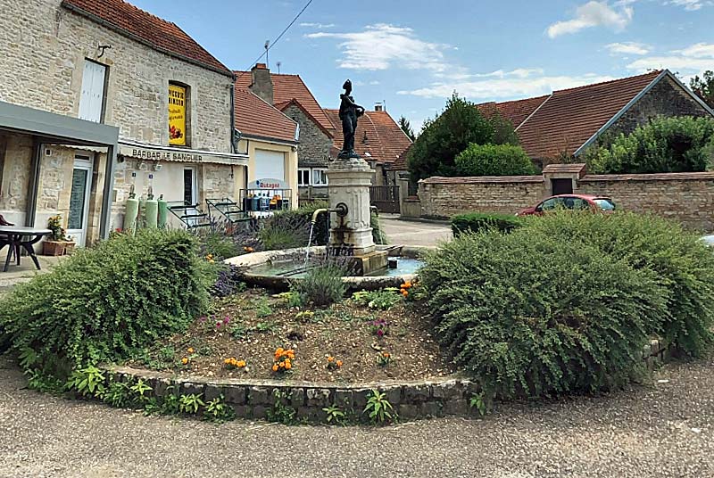 Fontaine de Rrouvres-sur-Aube