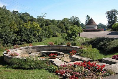 Fontaine ronde à Marac