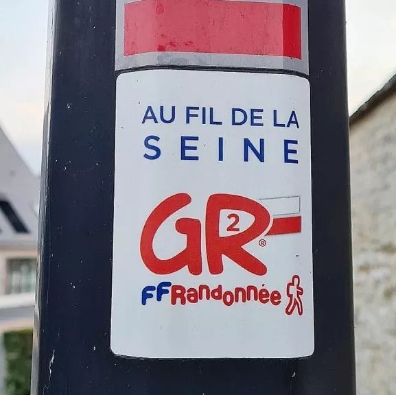 Logo GR2 - Au fil de la Seine